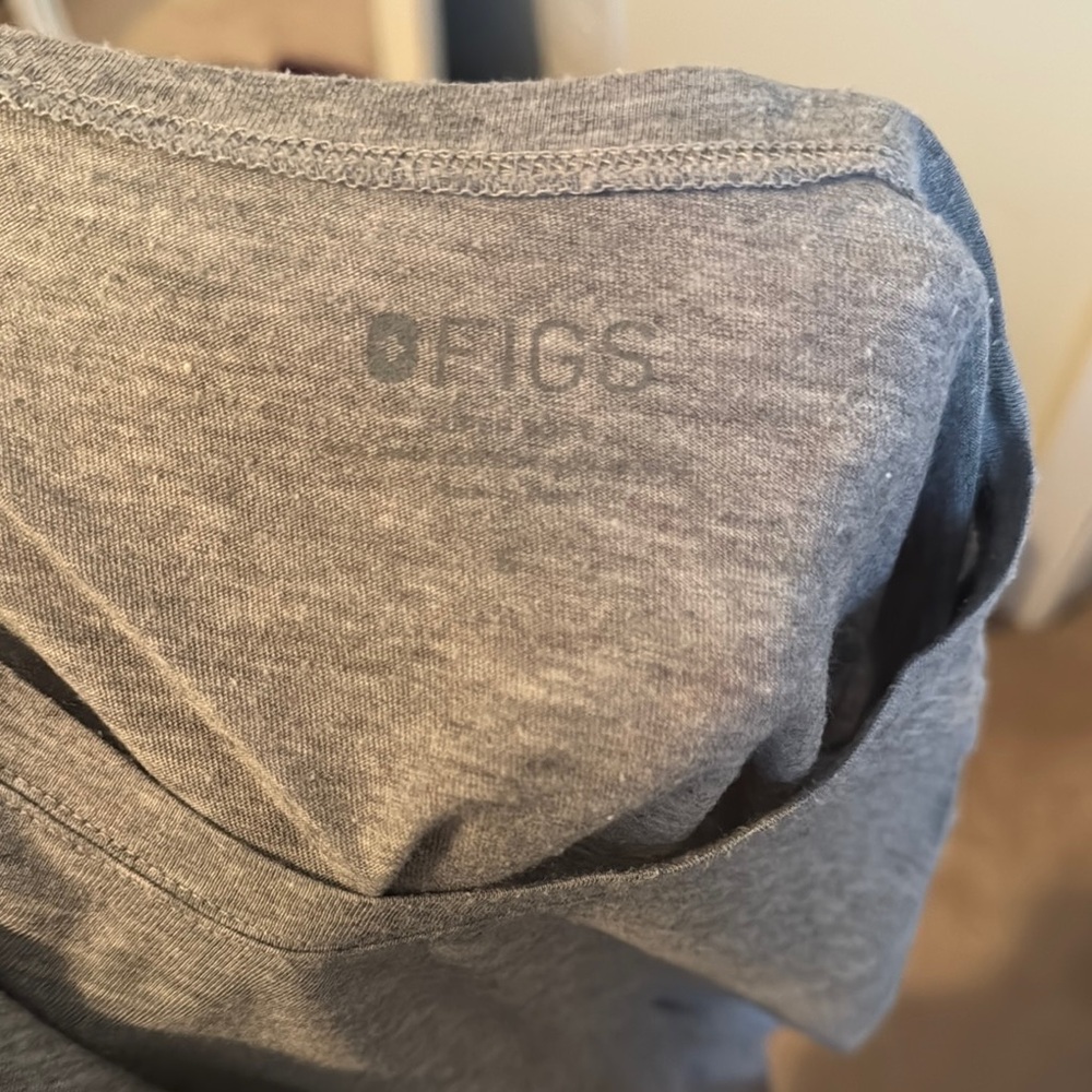 Figs Ultra-Soft Underscrub shirt - Picture 7 of 7